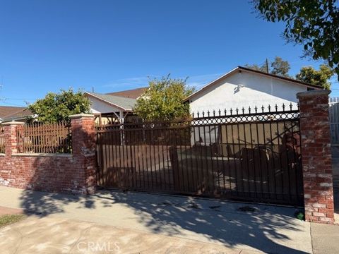Photo of 11030 Chivers, Pacoima, CA 91331 (MLS # SR26010064)