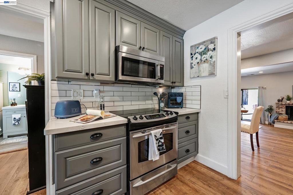 3277 Monika Ln