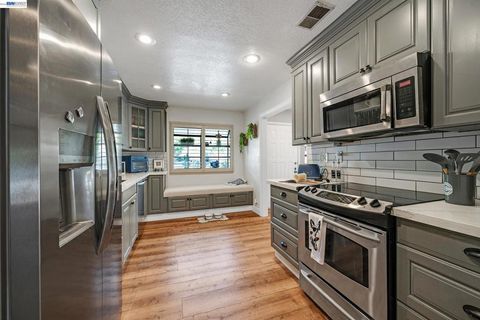 Photo of 3277 Monika Ln LN, Hayward, CA 94541 (MLS # 41135321)