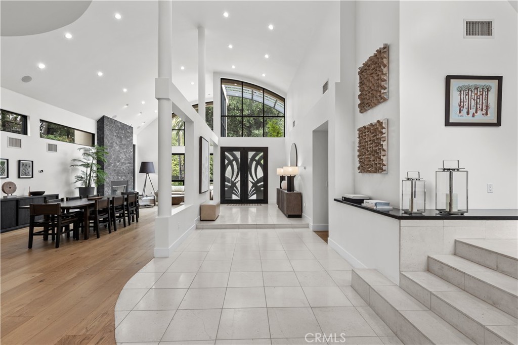 4415 Vanalden Avenue