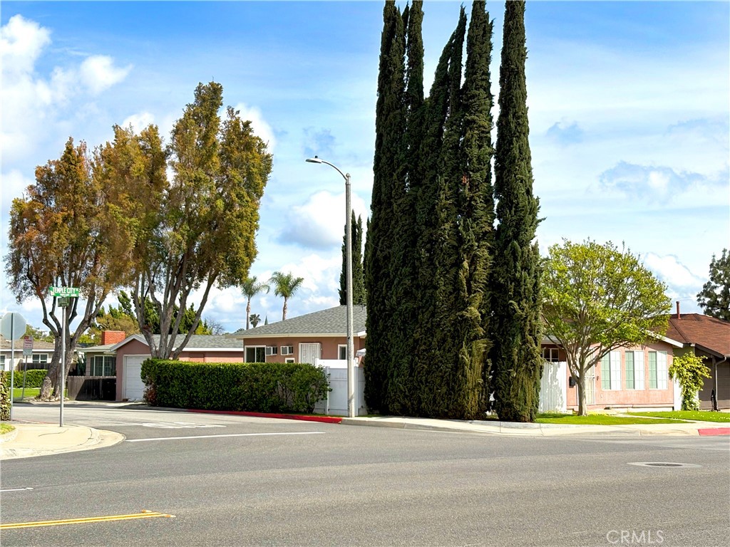 6336 Temple City Boulevard
