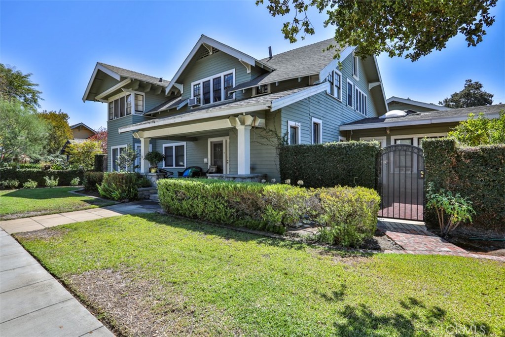 306 E Foothill