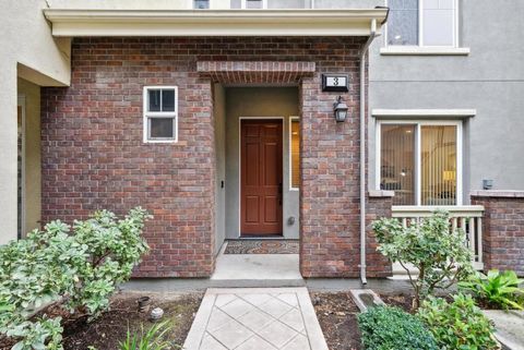 Photo of 3 Muller Place, San Jose, CA 95126 (MLS # ML82025049)
