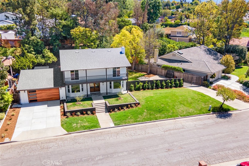 1924 Smokewood Avenue