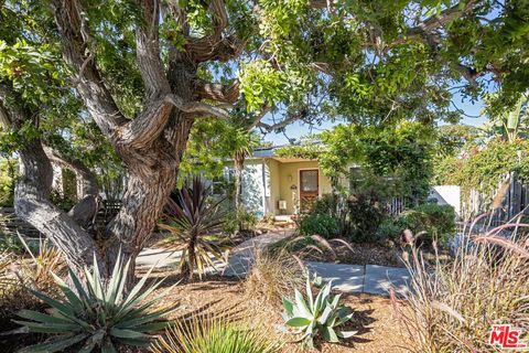 Photo of 2808 Clune Avenue, Venice, CA 90291 (MLS # 25583129) Photo of 2808 Clune Avenue, Venice, CA 90291 (MLS # 25583129)