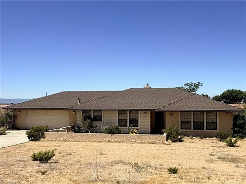 Photo of 16978 Tokata RD, Apple Valley, CA 92307 (MLS # CV26136920)