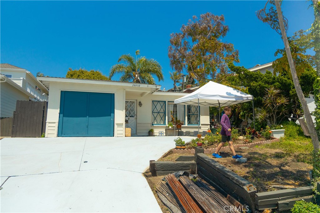 Offered Furnished or Unfurnished. 2BR/1BA Coastal Bungalow. Wonderful Capo Beach neighborhood close to world famous beaches, Dana Point Harbor, grocery stores, restaurants, and local shops.