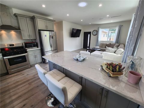 Photo of 10343 Jardine Avenue, Sunland, CA 91040 (MLS # SR25222010) Photo of 10343 Jardine Avenue, Sunland, CA 91040 (MLS # SR25222010)