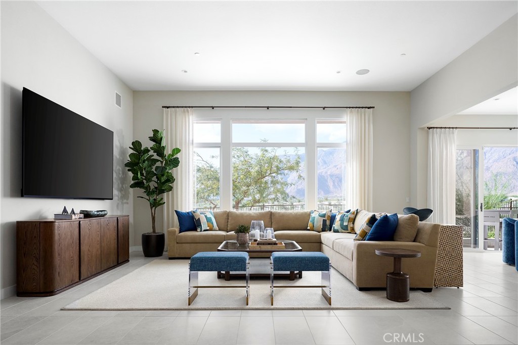 4505 Thunderbird Way