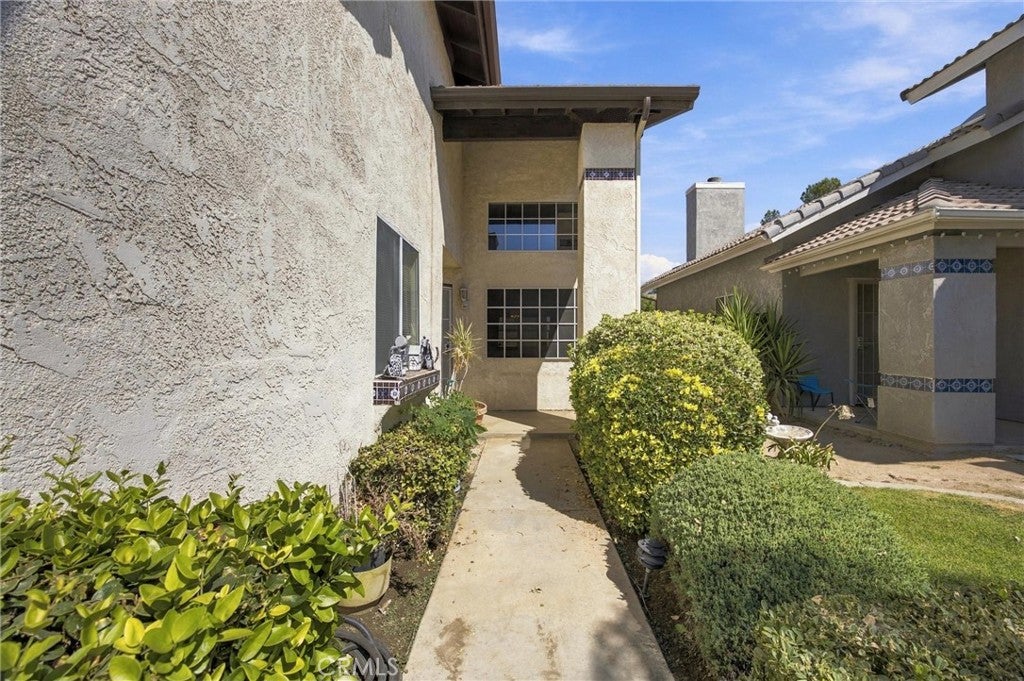 8216 Willowglen