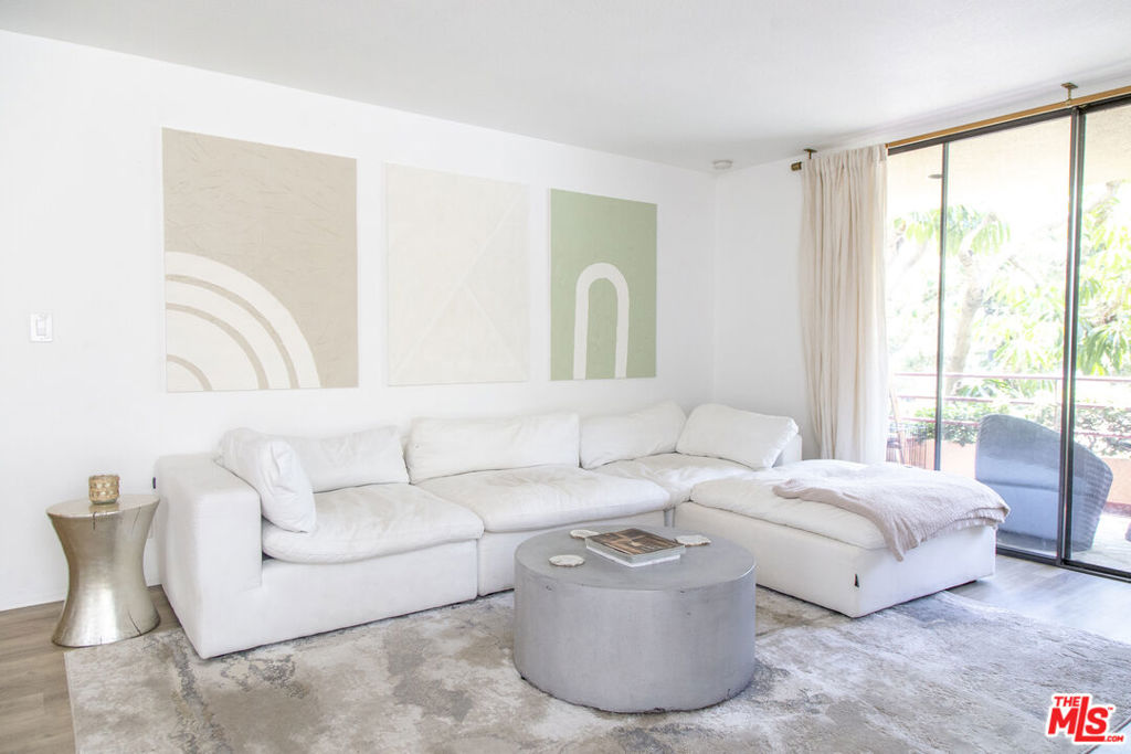 1312 S Saltair Avenue 102