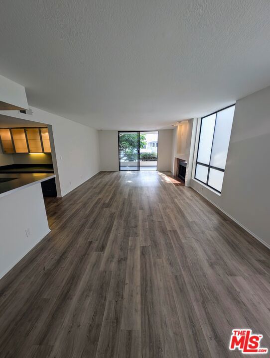 1312 S Saltair Avenue 102