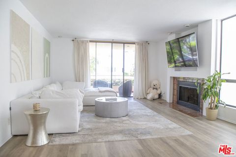 Photo of 1312 S Saltair Avenue #102, Los Angeles, CA 90025 (MLS # 26654429)