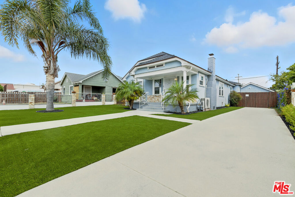 3521 W 58th Place