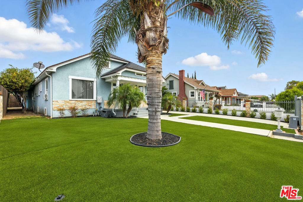 3521 W 58th Place