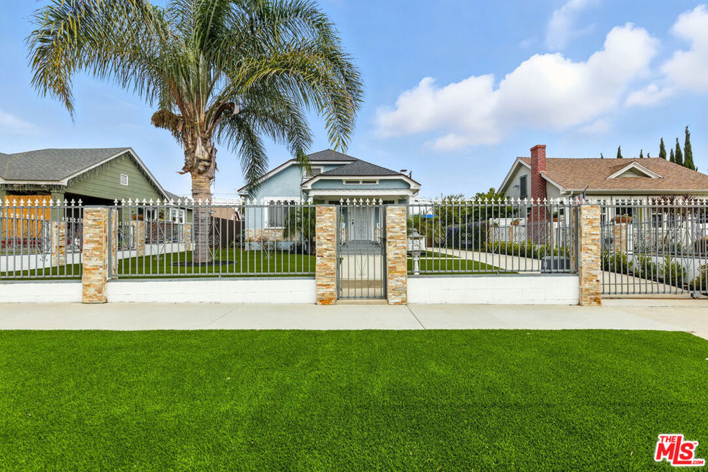 3521 W 58th Place