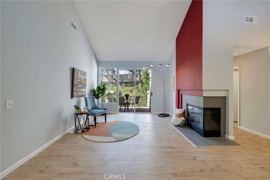 8215 E White Oak Ridge 105
