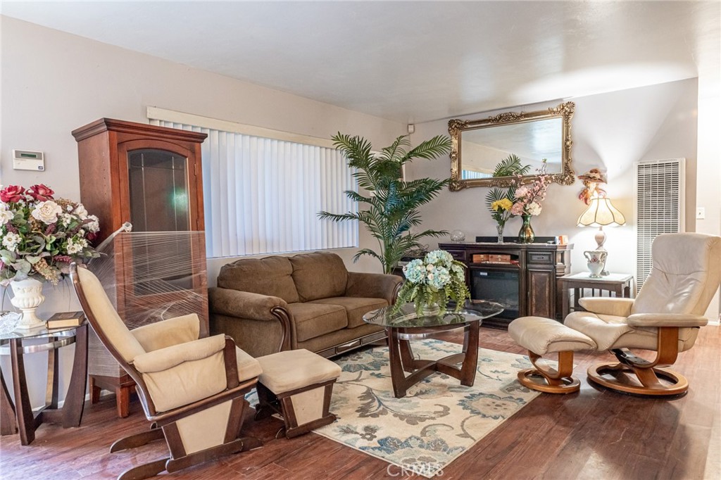 3087 W George Street