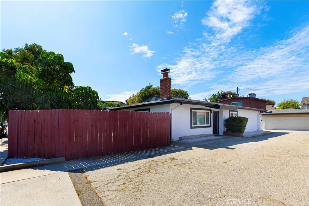 Costa Mesa, California 92627, United States, 3 Bedrooms Bedrooms, ,2 BathroomsBathrooms,Residential,Active,245194