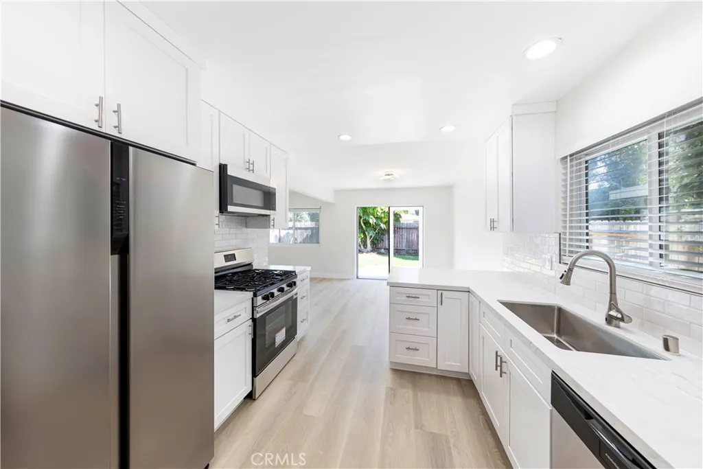 Costa Mesa, California 92627, United States, 3 Bedrooms Bedrooms, ,2 BathroomsBathrooms,Residential,Active,245194