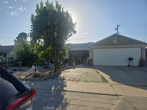 MLS: SR26212174