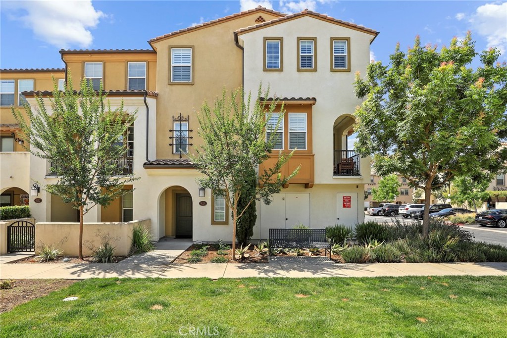 911 Santa Fe Avenue A