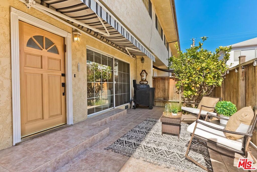 Photo of 611 9th Street #2, Santa Monica, CA 90402 (MLS # 26665831)