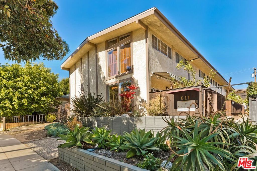 Photo of 611 9th Street #2, Santa Monica, CA 90402 (MLS # 26665831)