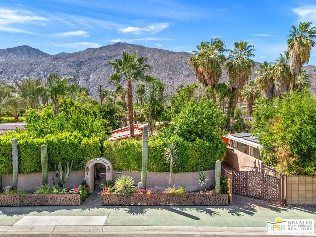 Photo of 523 S Vista Oro, Palm Springs, CA 92264 (MLS # 25593797PS)