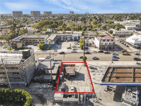 Photo of 2422 Lincoln Boulevard, Venice, CA 90291 (MLS # SB25120089)