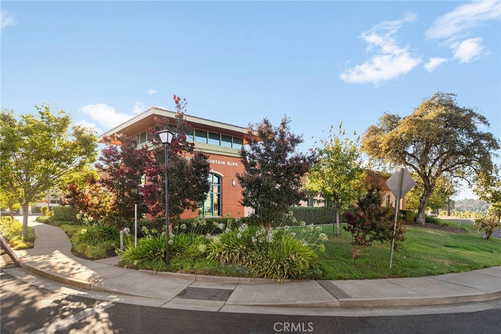 82 Table Mountain Boulevard