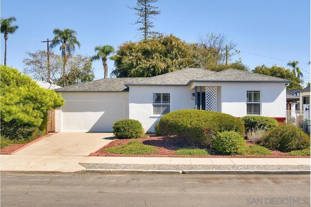 4669 Valencia Dr