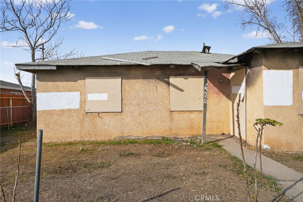 Photo of 420 Robinson, Bakersfield, CA 93305 (MLS # MC25266399)