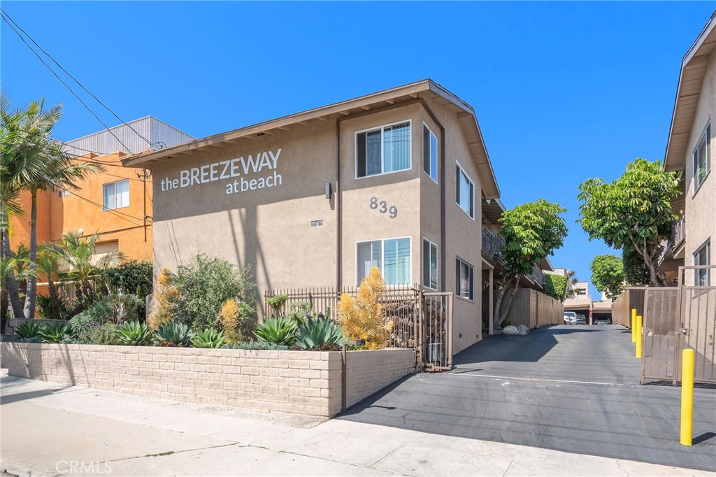 837 W Beach Avenue