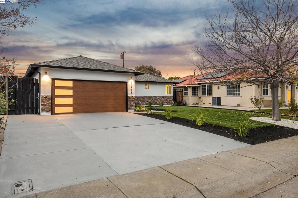 Photo of 10777 W Estates Dr Dr, Cupertino, CA 95014 (MLS # 41119479)