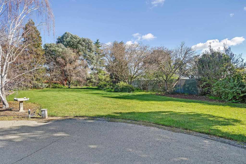 2571 2571 Anderson Ln