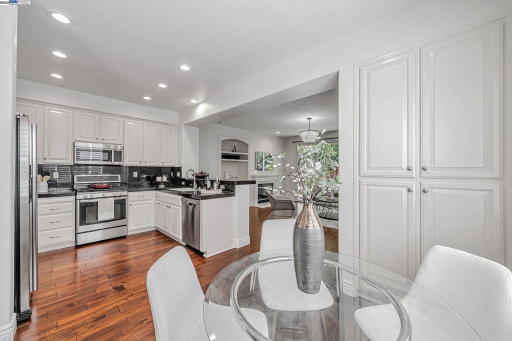 QUAIL GARDENS - Residential