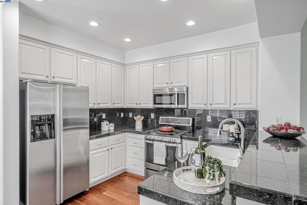 QUAIL GARDENS - Residential