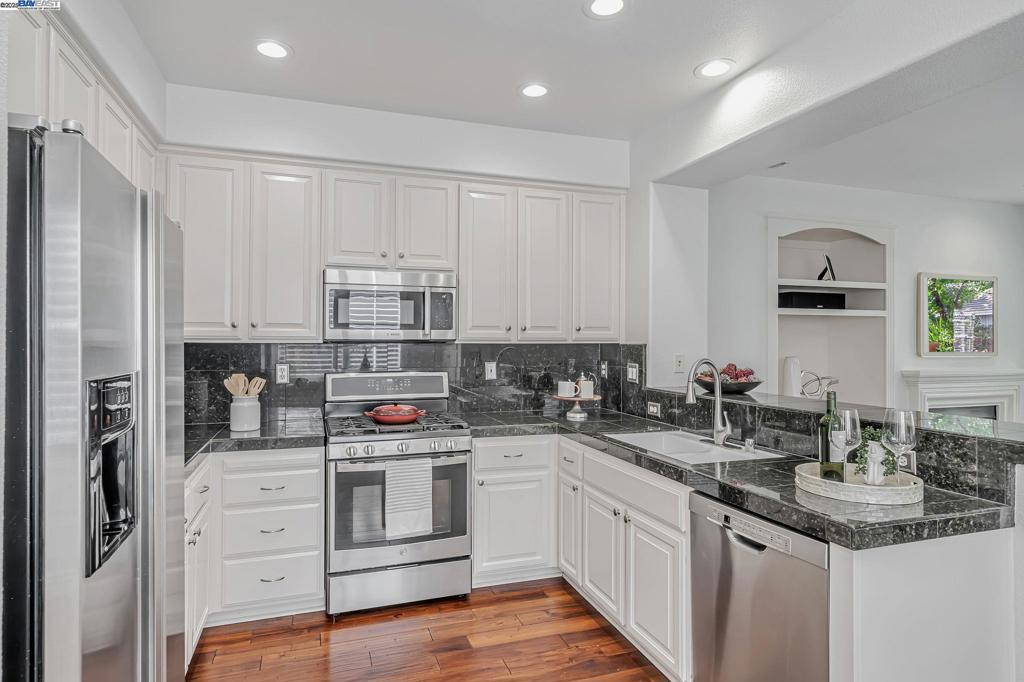 QUAIL GARDENS - Residential