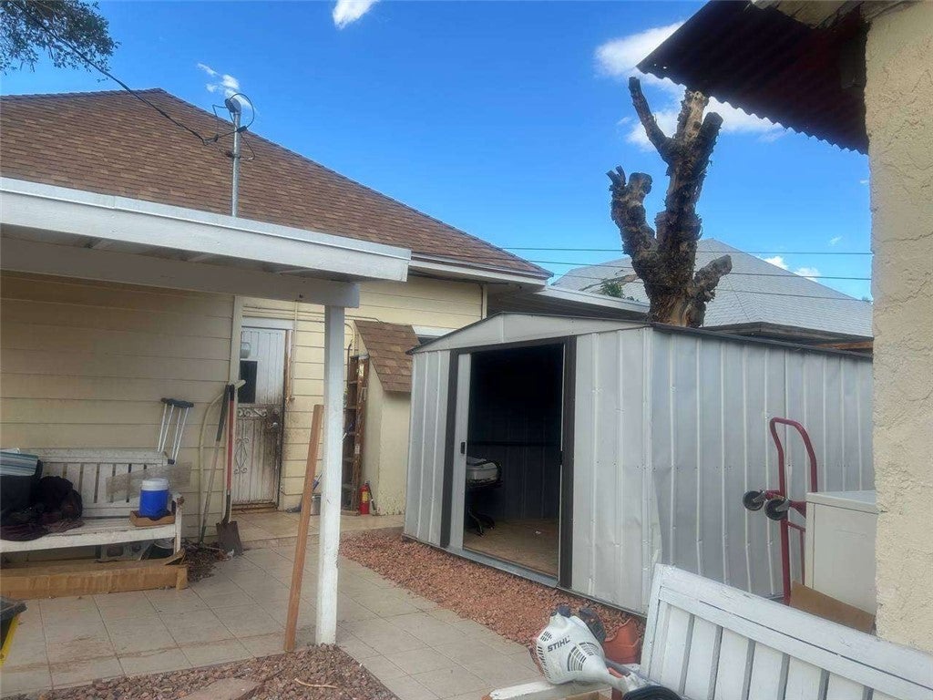 521 Acoma