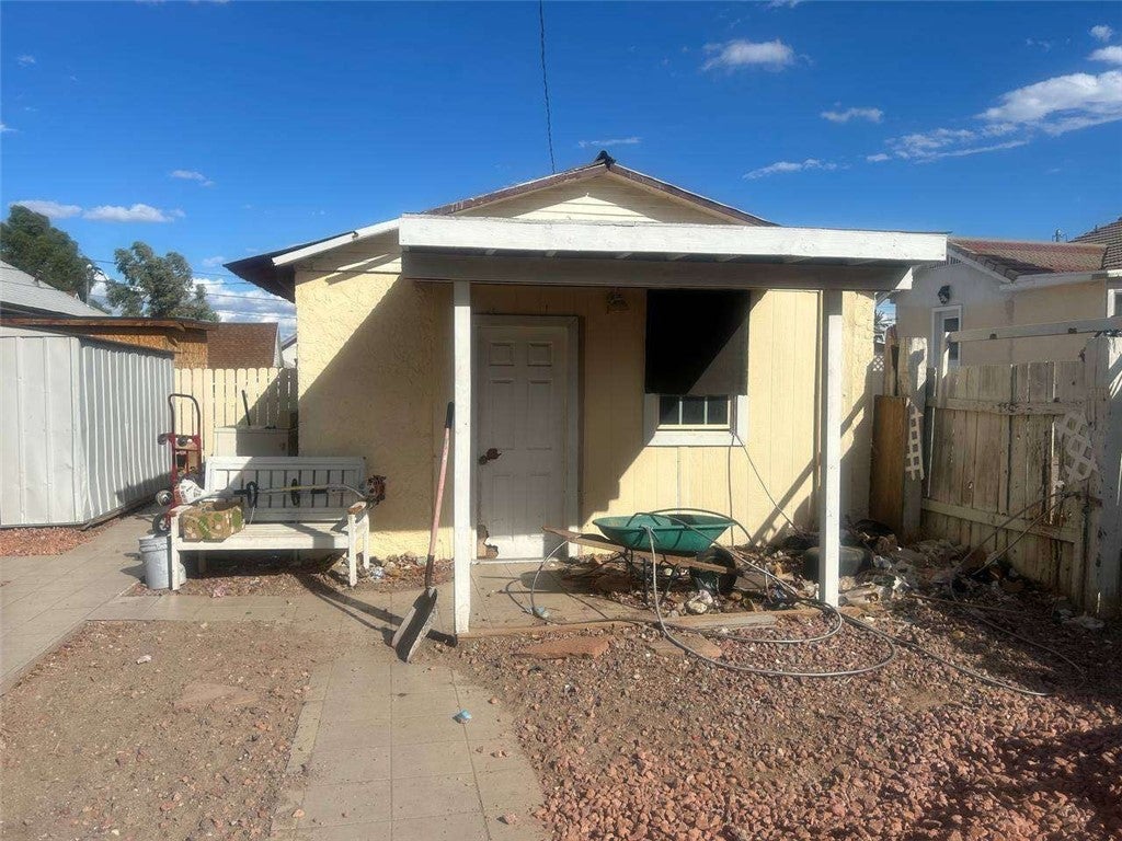 521 Acoma