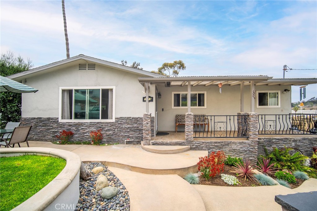 Upgraded 5-Bedroom, 3-Bathroom Property with Flexible Duplex Layout – Walk to the Beach!
Welcome to this beautifully upgraded 5-bedroom, 3-bathroom property ideally located on the highly desirable west side of the 5 freeway in San Clemente—just a short stroll from the beach, surf, shops, and vibrant downtown dining scene. Offering the ultimate in flexibility, this property is thoughtfully designed to function as a spacious single-family residence or as two separate living spaces, perfect for multi-generational living or income potential.
Upstairs, you’ll find a light-filled 3-bedroom, 2-bathroom layout featuring coastal-inspired upgrades, an open-concept living and dining area, and stylish finishes throughout. The space flows effortlessly, perfect for entertaining or relaxing after a day at the beach.
Downstairs offers a private 2-bedroom, 1-bathroom unit with its own separate entrance—ideal for extended family, guests, or as a rental opportunity. Each level enjoys access to the home’s impressive upgrades, and both units benefit from the laid-back lifestyle that only San Clemente beach living can provide.
Whether you’re looking for your forever home, a smart investment, or a combination of both, this versatile property checks all the boxes—location, flexibility, and modern coastal comfort.
Don’t miss your chance to own a piece of the San Clemente dream!