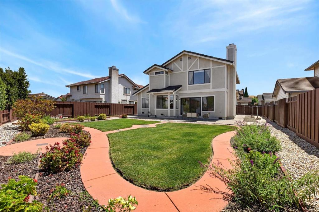 106 Peridot Court