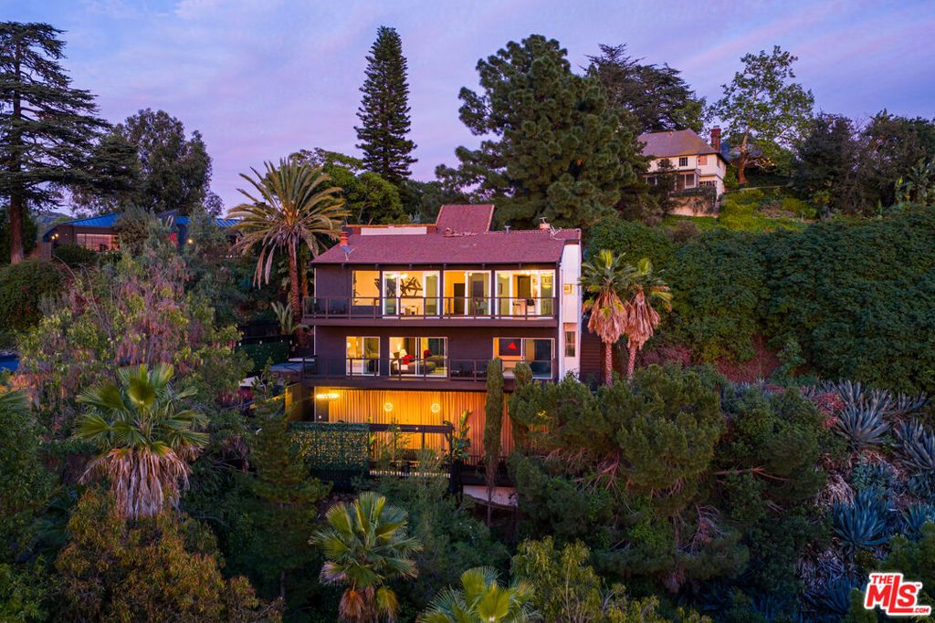 Photo of 5690 Hill Oak Drive, Los Angeles, CA 90068 (MLS # 26655067)