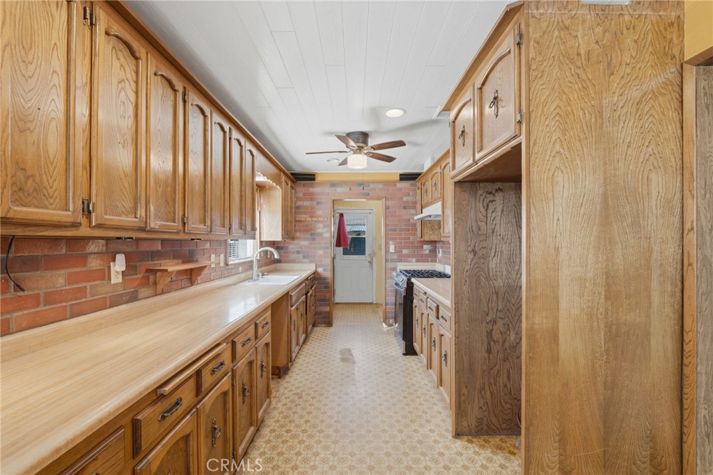 5323 Briercrest Ave.