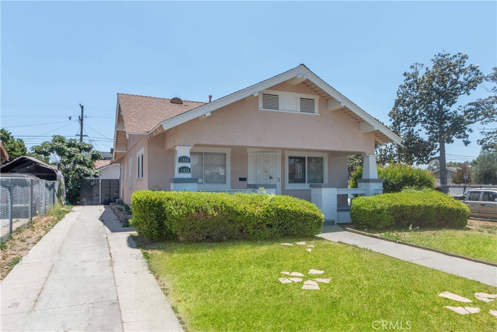 1458 W 49th ST