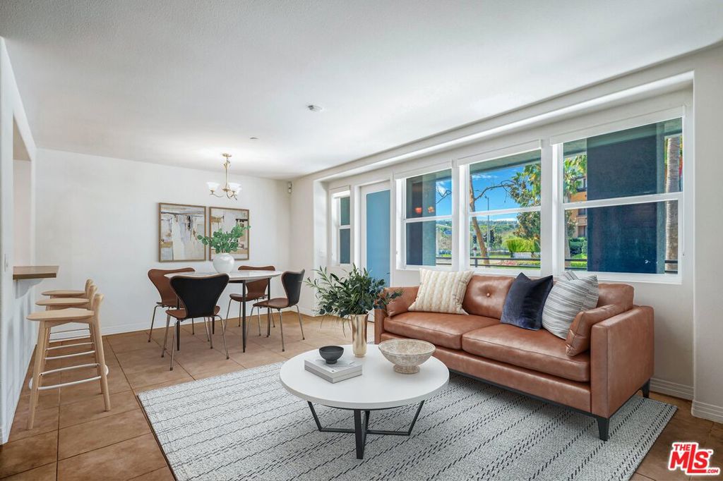 7100 Playa Vista Drive 123