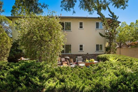 Photo of 628 Colorado Avenue, Palo Alto, CA 94306 (MLS # ML82031861)