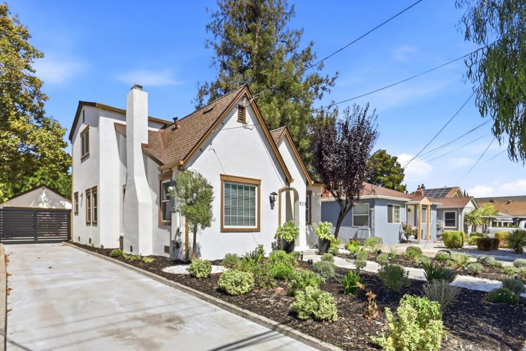 523 Hull Avenue