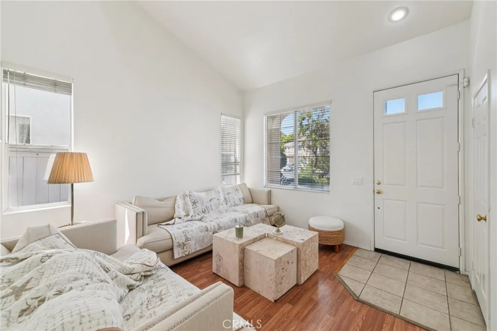 Orange, California 92869, United States, 3 Bedrooms Bedrooms, ,3 BathroomsBathrooms,Residential,Active,188507